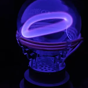 Vanadium (V) glowing plasma discharge, photo 3 of 8