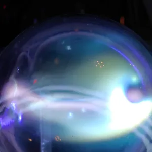 Samarium (Sm) glowing plasma discharge, photo 1 of 9