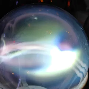 Samarium (Sm) glowing plasma discharge, photo 3 of 9
