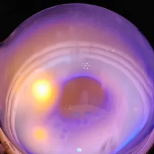 Caesium (Cs) glowing plasma discharge, photo 3 of 4