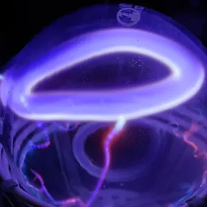 Dysprosium (Dy) glowing plasma discharge, photo 1 of 13