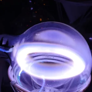 Dysprosium (Dy) glowing plasma discharge, photo 3 of 13