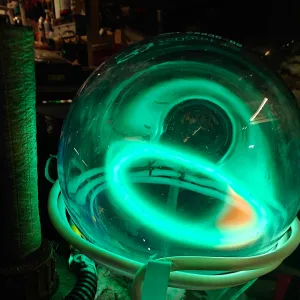 Carbon (C) glowing plasma discharge, photo 3 of 23