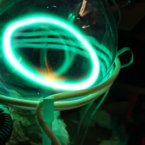 Carbon (C) glowing plasma discharge, photo 5 of 23