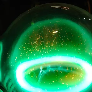 Copper (Cu) glowing plasma discharge, photo 2 of 8