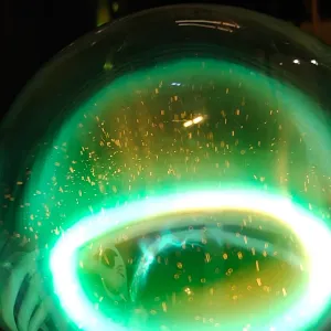 Copper (Cu) glowing plasma discharge, photo 3 of 8
