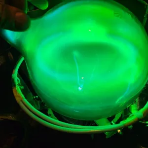 Magnesium (Mg) glowing plasma discharge, photo 4 of 6