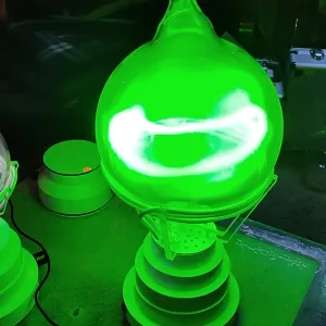 Ytterbium (Yb) glowing plasma discharge, photo 10 of 19