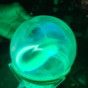 Copper (Cu) glowing plasma discharge, photo 4 of 8