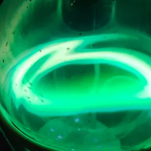 Copper (Cu) glowing plasma discharge, photo 5 of 8