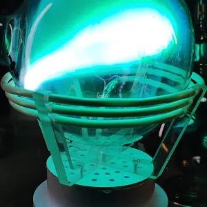 Iron (Fe) glowing plasma discharge, photo 3 of 11