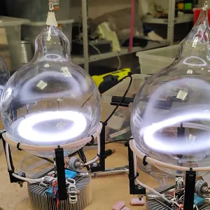 Xenon (Xe) glowing plasma discharge, photo 16 of 18