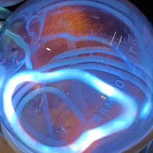 Tungsten (W) glowing plasma discharge, photo 7 of 10