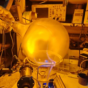 Sodium (Na) glowing plasma discharge, photo 8 of 16