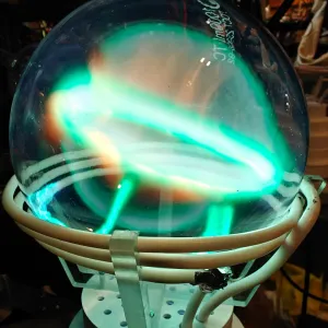 Carbon (C) glowing plasma discharge, photo 7 of 23