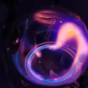 Calcium (Ca) glowing plasma discharge, photo 9 of 17