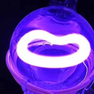 Vanadium (V) glowing plasma discharge, photo 1 of 8