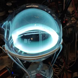 Praseodymium (Pr) glowing plasma discharge, photo 5 of 10