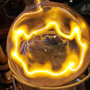 Sodium (Na) glowing plasma discharge, photo 11 of 16