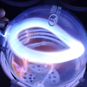 Gadolinium (Gd) glowing plasma discharge, photo 2 of 9