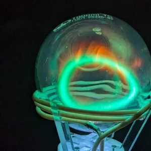 Copper (Cu) glowing plasma discharge, photo 7 of 8