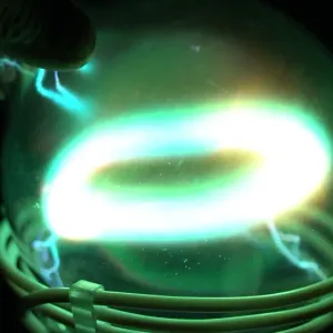 Copper (Cu) glowing plasma discharge, photo 8 of 8