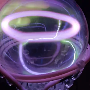 Silicon (Si) glowing plasma discharge, photo 2 of 7