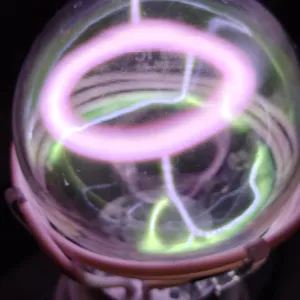 Silicon (Si) glowing plasma discharge, photo 5 of 7