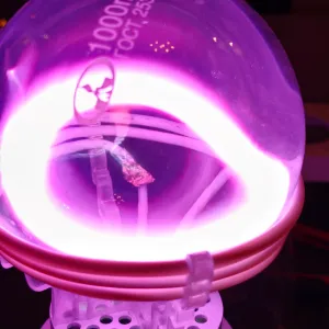 Europium (Eu) glowing plasma discharge, photo 5 of 18