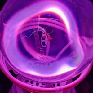 Europium (Eu) glowing plasma discharge, photo 6 of 18