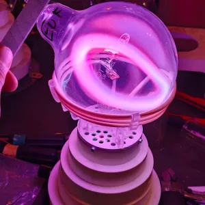 Europium (Eu) glowing plasma discharge, photo 11 of 18