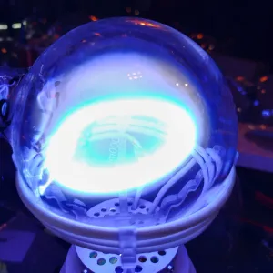 Tin (Sn) glowing plasma discharge, photo 2 of 8