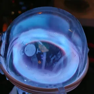 Neodymium (Nd) glowing plasma discharge, photo 5 of 12