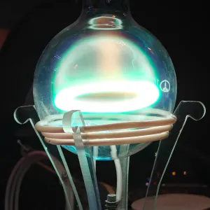 Carbon (C) glowing plasma discharge, photo 20 of 23