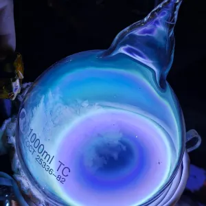 Germanium (Ge) glowing plasma discharge, photo 10 of 15