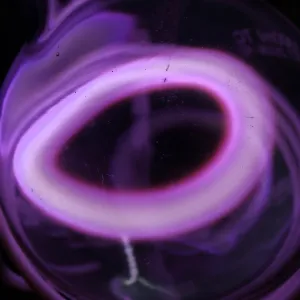 Zirconium (Zr) glowing plasma discharge, photo 2 of 16