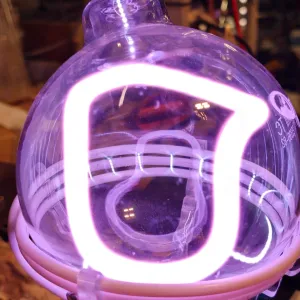 Zirconium (Zr) glowing plasma discharge, photo 7 of 16