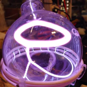 Zirconium (Zr) glowing plasma discharge, photo 9 of 16