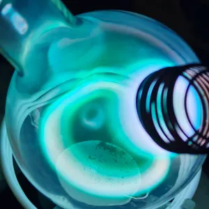 Nickel (Ni) glowing plasma discharge, photo 12 of 14